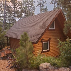 exterior back Mountain Shadows exterior back at Rustic Ridge Guest Cabins